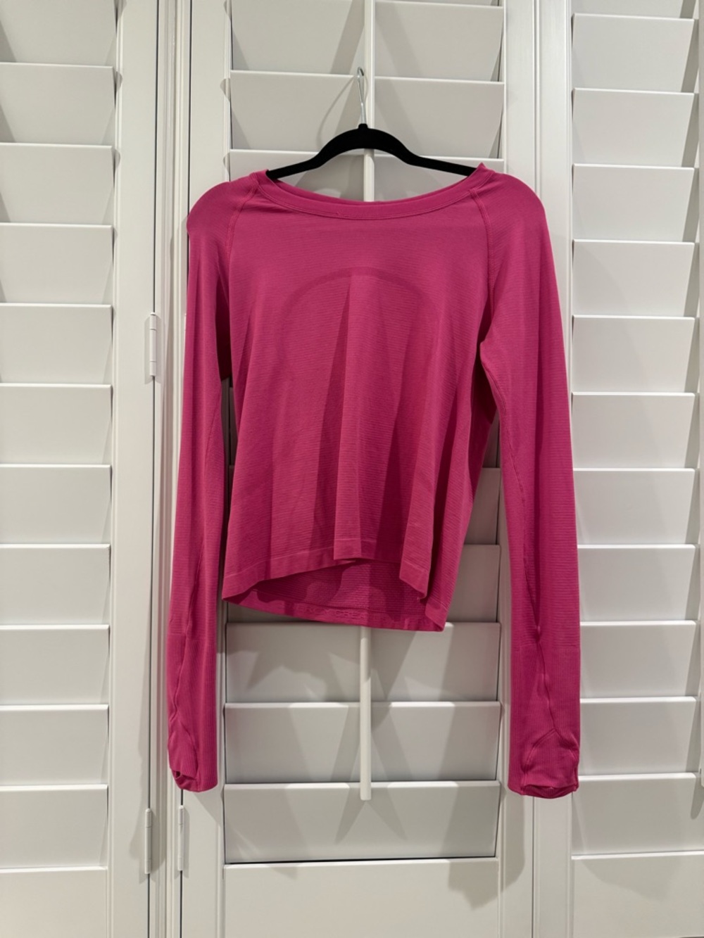 Women’s Lululemon Long Sleeve Pink Lightweight Top